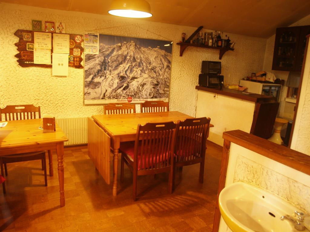 Отель Woody House Kazamidori Мёко Экстерьер фото